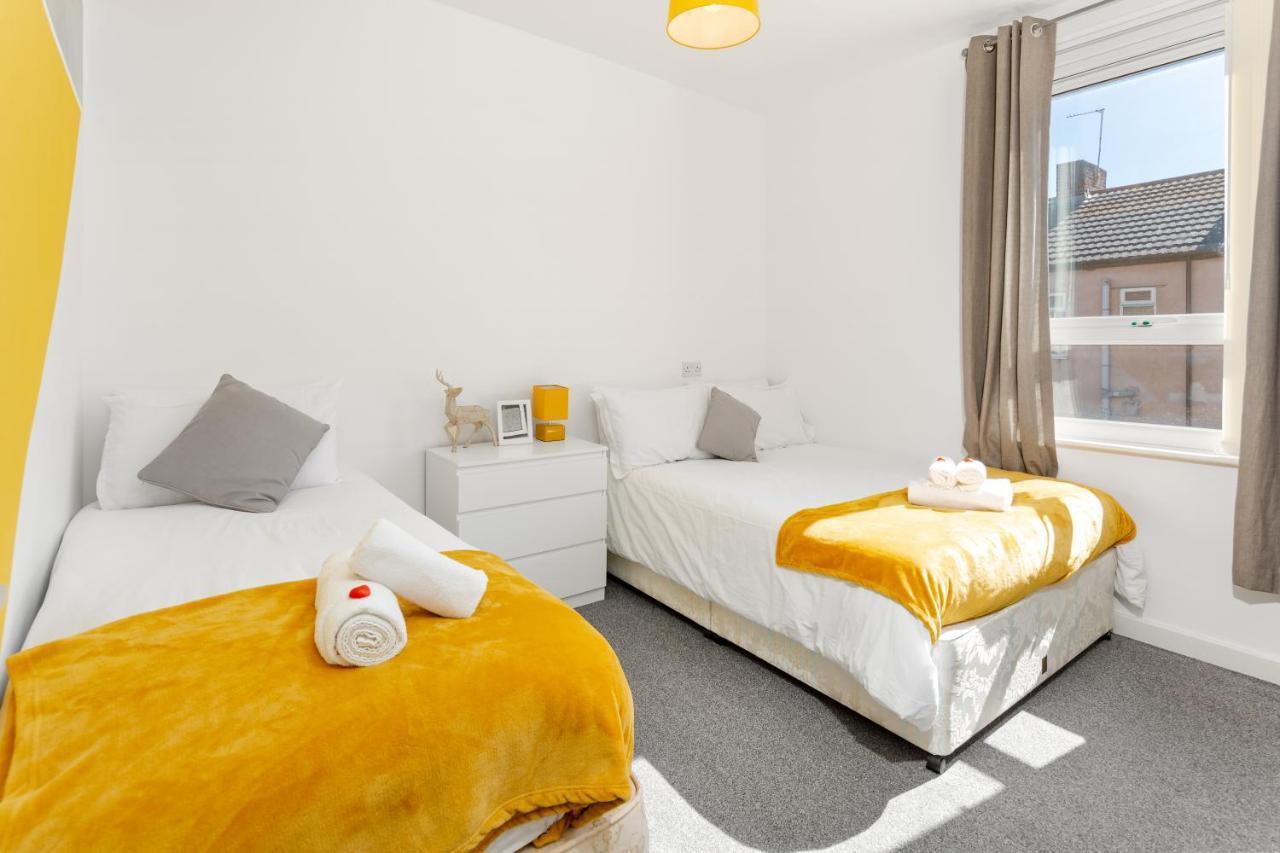 Cosy Anfield Guesthouse - Free Parking Liverpool Bagian luar foto